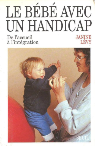le b�b� avec un hancipap